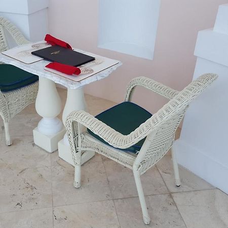 Ocean West Boutique Hotel Nassau Luaran gambar