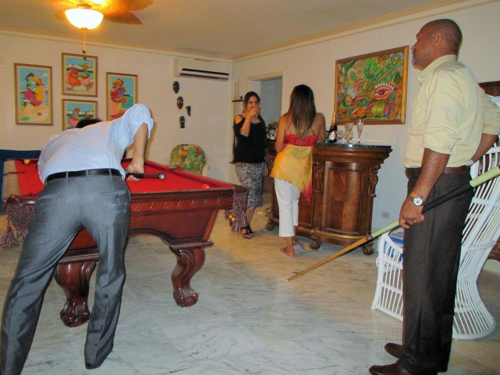 Ocean West Boutique Hotel Nassau Luaran gambar