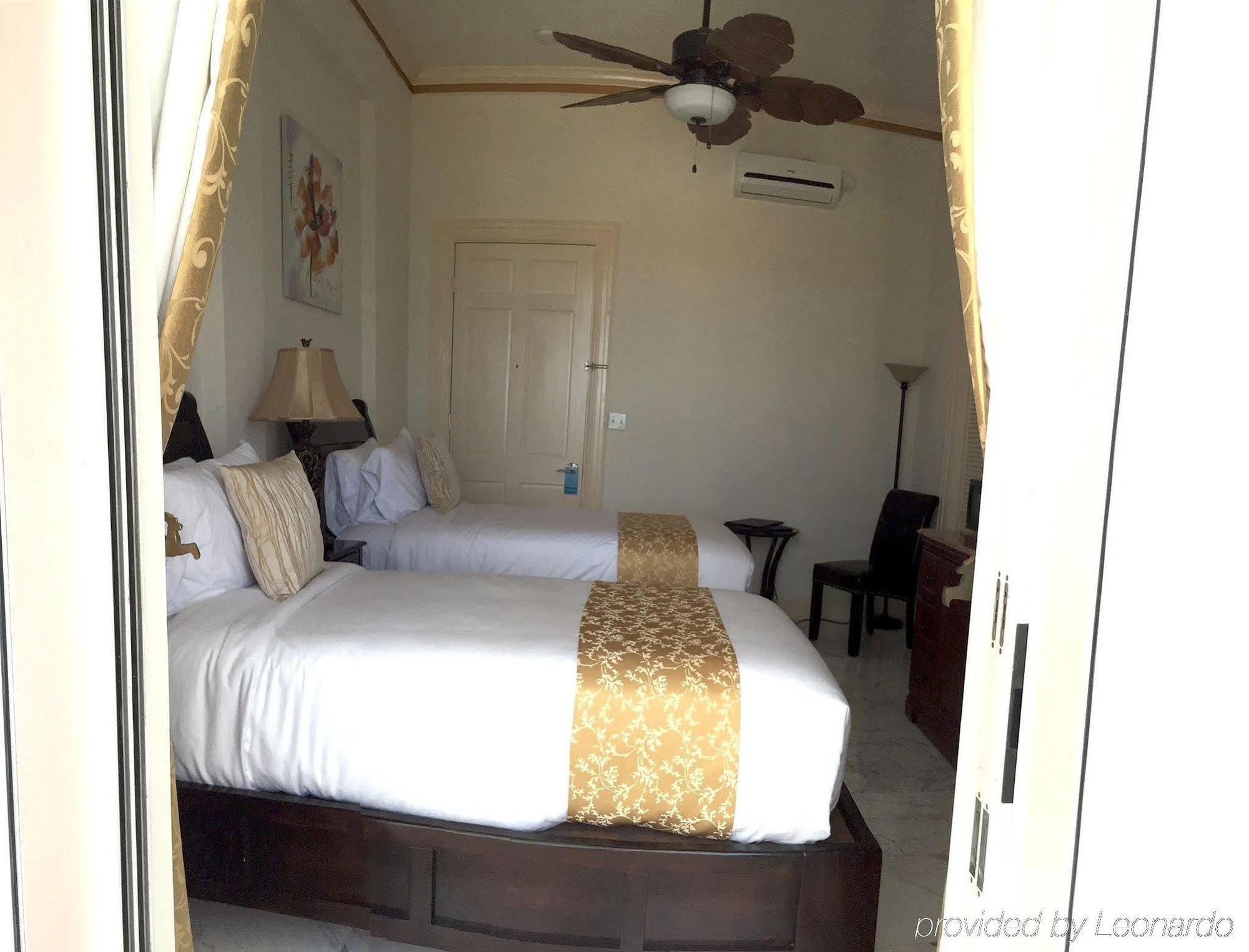 Ocean West Boutique Hotel Nassau Luaran gambar