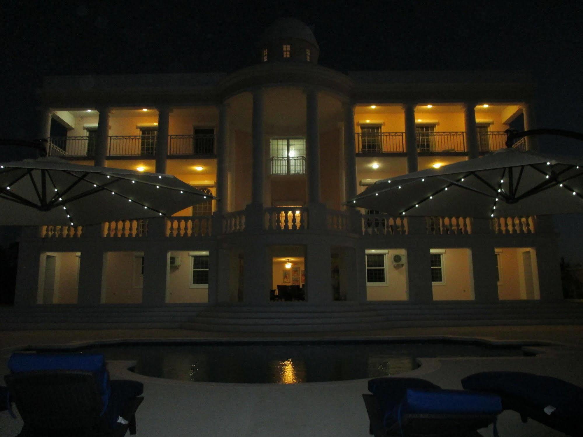 Ocean West Boutique Hotel Nassau Luaran gambar
