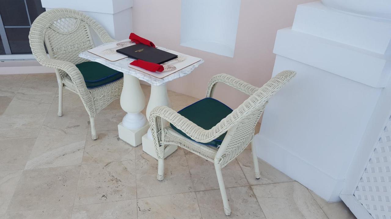 Ocean West Boutique Hotel Nassau Luaran gambar